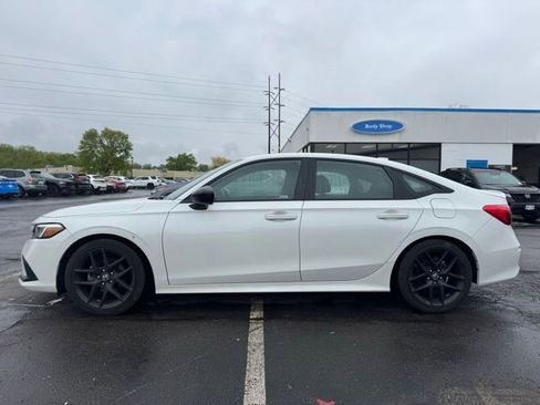 Used 2023 Honda Civic Sport image 5