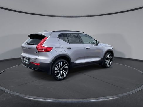 Used 2026 Volvo XC40 B5 Ultra w/ Climate Package AWD/4WD image 9