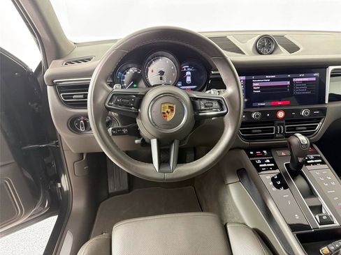 Certified 2023 Porsche Macan S AWD/4WD image 18