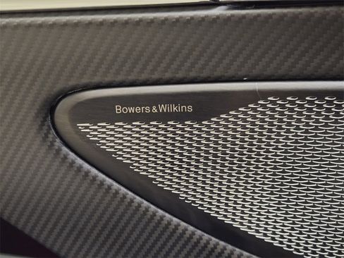 Used 2024 Aston Martin DB12 Coupe image 38