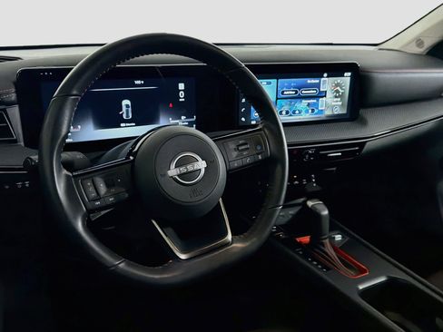 Used 2025 Nissan Kicks SR w/ Illumination Package AWD/4WD image 18