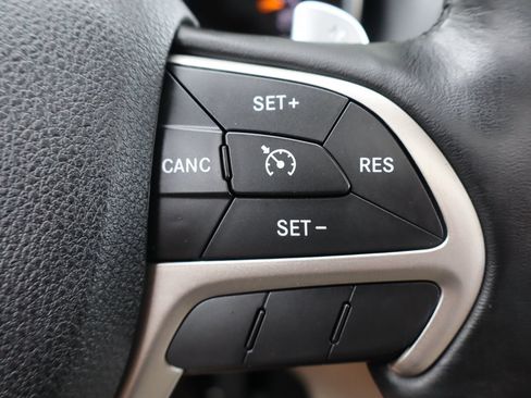 Used 2016 Jeep Grand Cherokee Limited AWD/4WD image 31