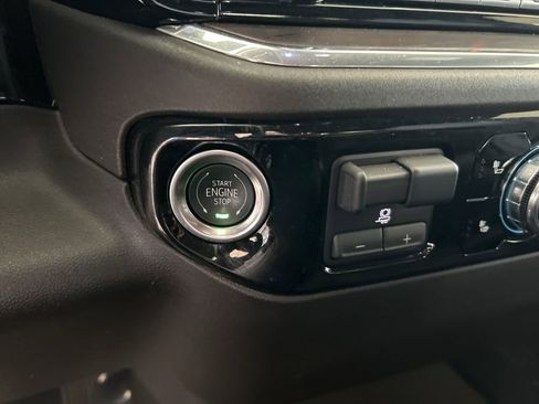 Used 2025 GMC Sierra 1500 SLT image 46