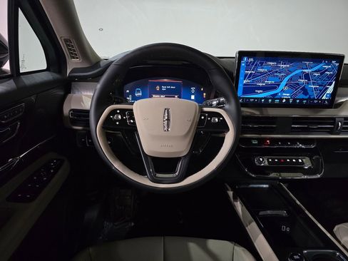 New 2026 Lincoln Corsair Premiere image 22