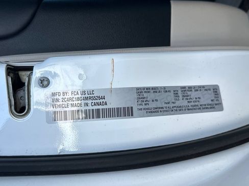 Used 2021 Chrysler Pacifica Touring-L FWD image 23