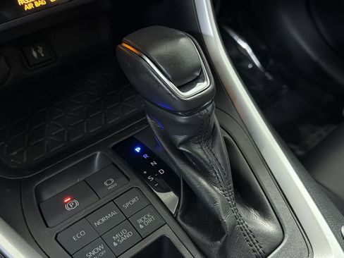 Used 2019 Toyota RAV4 XLE Premium w/ All Weather Liner Package AWD/4WD image 20