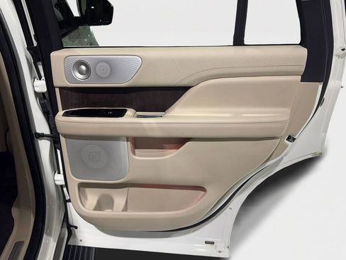 Used 2020 Lincoln Navigator Reserve w/ Equipment Group 208A Reserve image 33