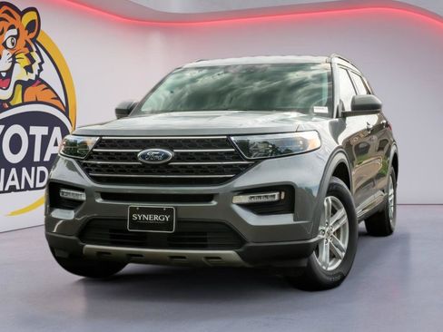 Used 2024 Ford Explorer XLT w/ Equipment Group 202A RWD image 1