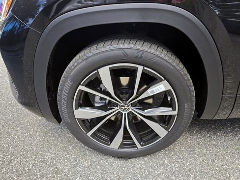 New 2026 Volkswagen Atlas SEL Premium R-Line AWD/4WD image 9