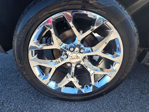 Used 2015 GMC Yukon SLT image 19