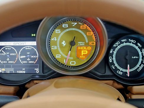 Used 2011 Ferrari California RWD image 19