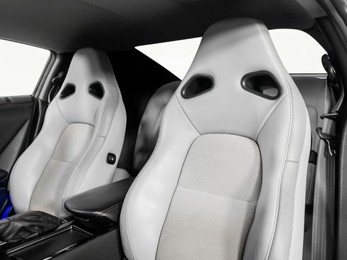 Used 2009 Nissan GT-R Premium image 3