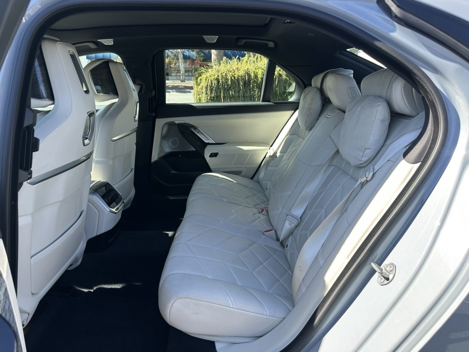 Used 2023 BMW 760i xDrive w/ Luxury Rear Seating Package AWD/4WD image 22
