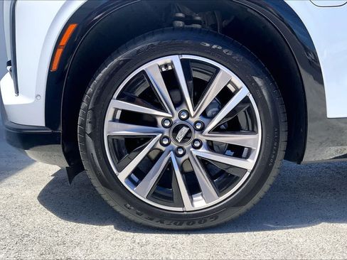 Used 2026 Cadillac Vistiq Sport AWD/4WD image 8