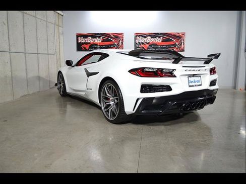 Used 2024 Chevrolet Corvette Z06 w/ Stealth Interior Trim Package RWD image 6