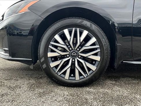 Certified 2024 Nissan Altima 2.5 SV w/ SV Premium Package image 28