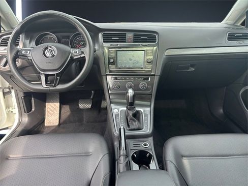 Used 2021 Volkswagen Golf 1.4T TSI image 10