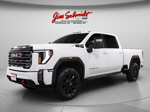 Used 2024 GMC Sierra 2500 AT4 w/ AT4 Premium Plus Package AWD/4WD image 3