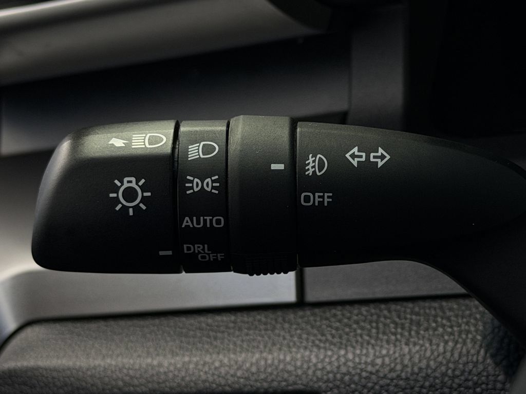 Used 2024 Toyota Tacoma SR5 AWD/4WD image 23