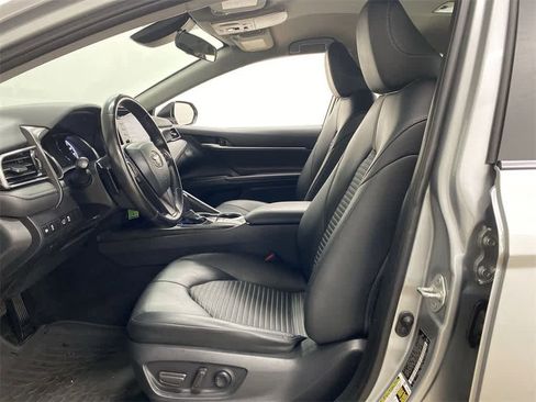 Used 2024 Toyota Camry SE image 14