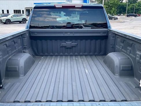 Used 2024 Chevrolet Silverado 1500 LT AWD/4WD image 7