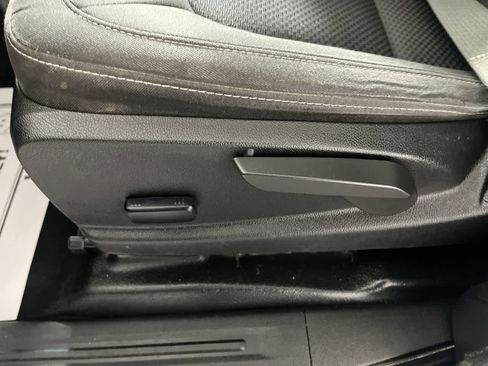 Used 2022 Chevrolet Colorado LT w/ Fleet Safety Package image 14