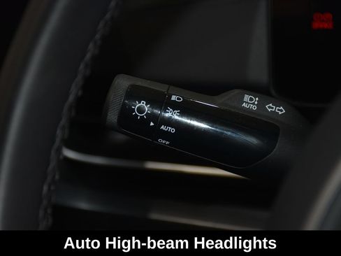 Used 2026 Kia Carnival FWD image 13