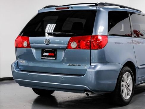 Used 2008 Toyota Sienna LE image 9