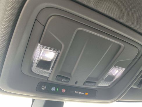 Used 2019 Chevrolet Silverado 1500 Custom w/ Custom Value Package image 15