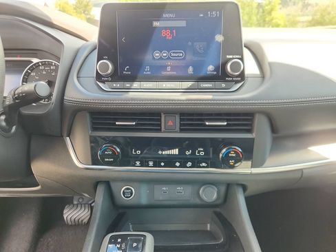 Used 2023 Nissan Rogue SV AWD/4WD image 20