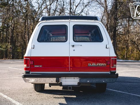 Used 1991 Chevrolet Suburban 2WD image 13