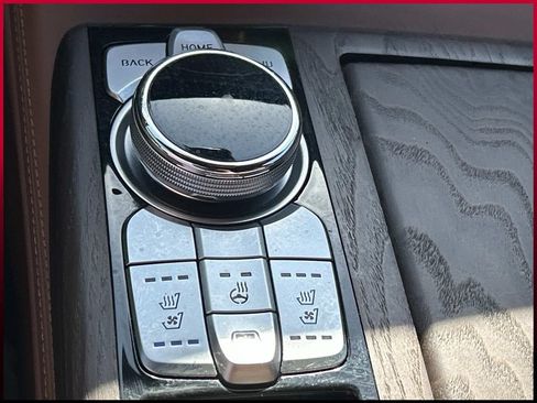 Used 2022 Genesis G90 3.3T Premium image 32