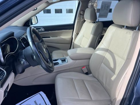 Used 2020 Jeep Grand Cherokee Limited image 12