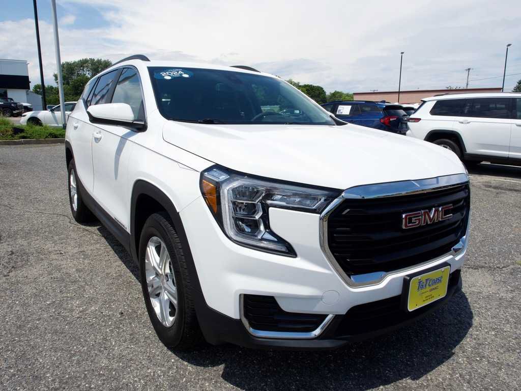 Certified 2024 GMC Terrain SLE w/ Driver Convenience Package AWD/4WD image 1