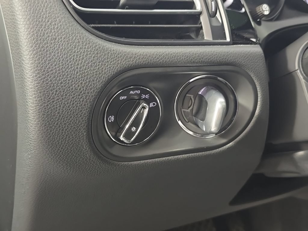 Certified 2023 Porsche Macan S AWD/4WD image 17