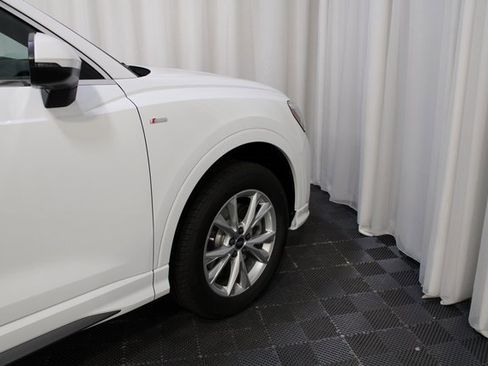 New 2025 Audi Q3 2.0T Premium image 28