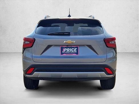Certified 2025 Chevrolet Trax LT image 7