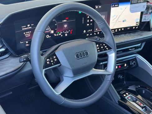 New 2025 Audi Q5 Premium Plus image 18