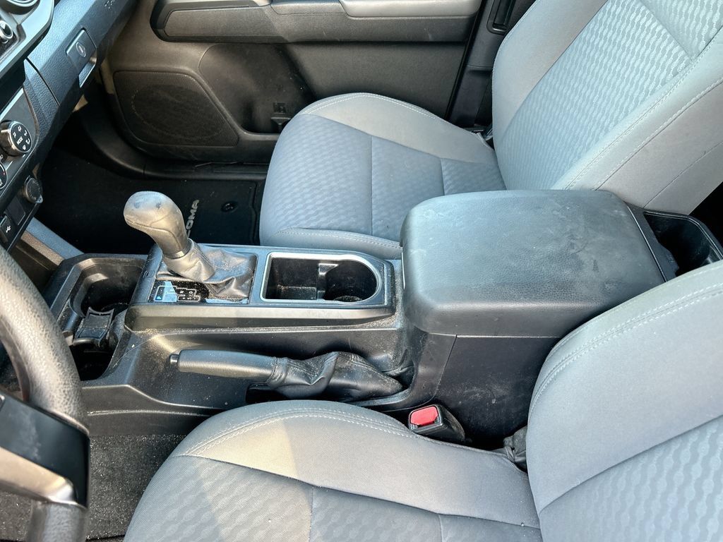 Used 2022 Toyota Tacoma SR RWD image 26