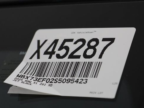 Certified 2025 BMW X1 xDrive28i w/ Convenience Package image 22