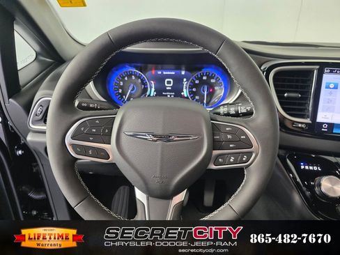 New 2026 Chrysler Voyager LX image 16