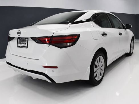 Certified 2025 Nissan Sentra S FWD image 8