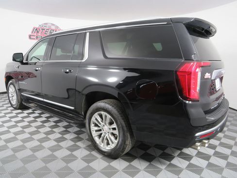 Used 2022 GMC Yukon XL Denali w/ Advanced Technology Package image 5