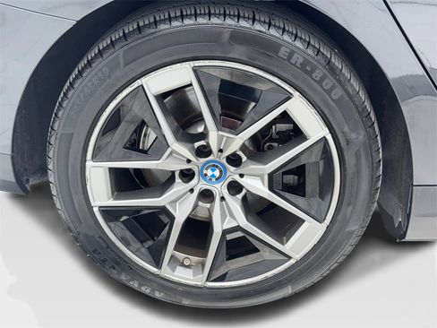 Used 2024 BMW i5 eDrive40i image 54