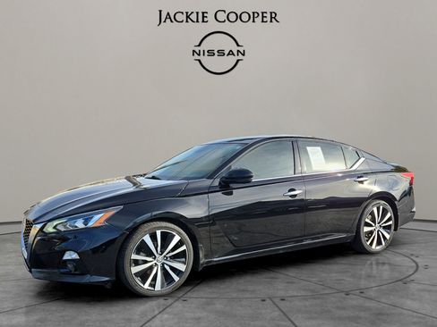 Used 2019 Nissan Altima 2.5 Platinum image 1