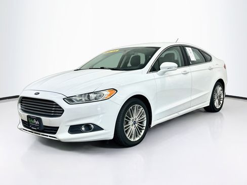 Used 2013 Ford Fusion SE FWD image 3
