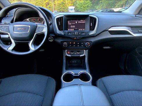 Used 2023 GMC Terrain SLE FWD image 17