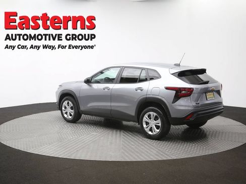Used 2024 Chevrolet Trax LS FWD image 62