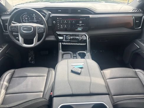 Used 2025 GMC Sierra 2500 Denali AWD/4WD image 15