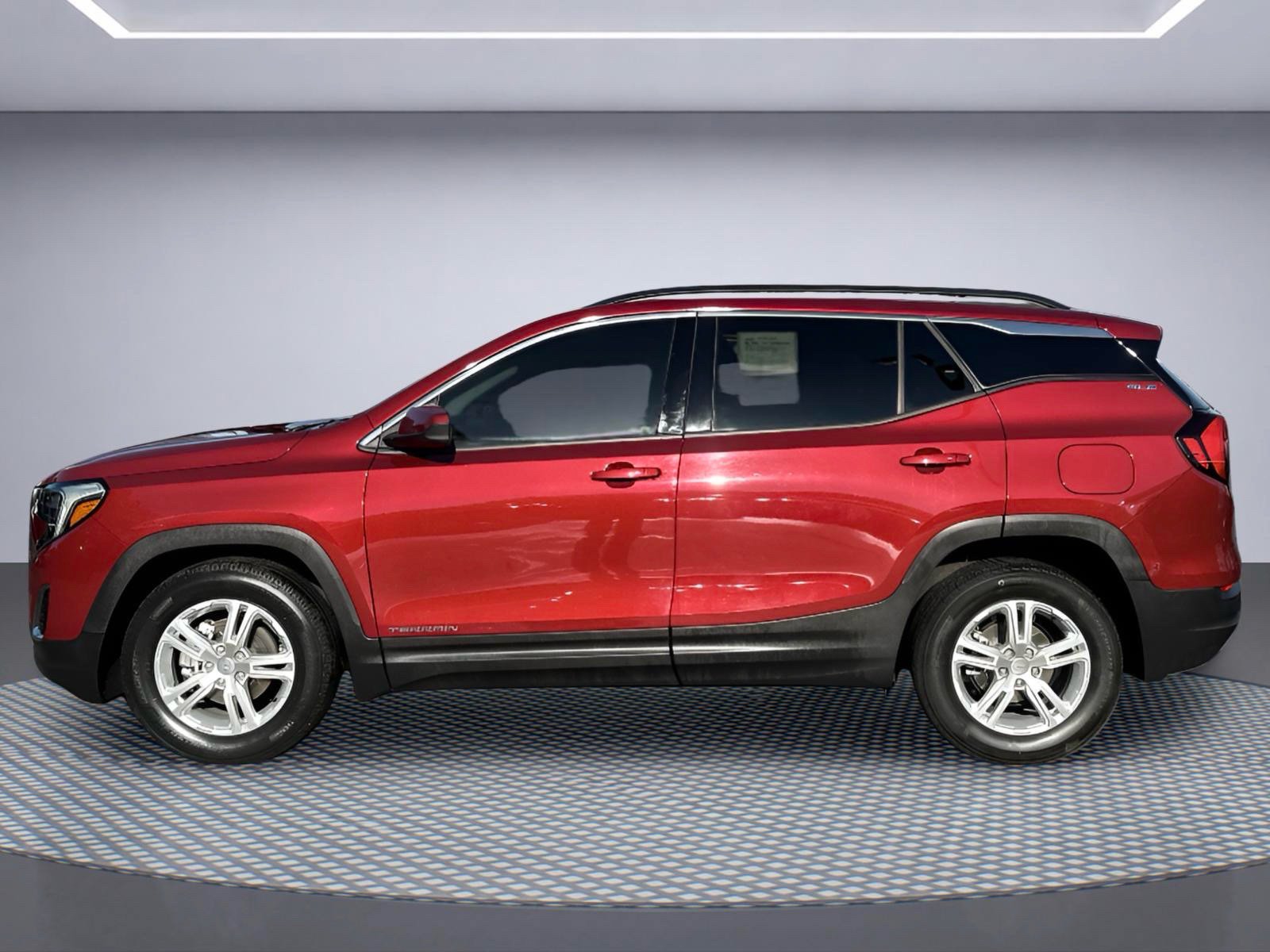 Used 2019 GMC Terrain SLE w/ Driver Convenience Package FWD image 3